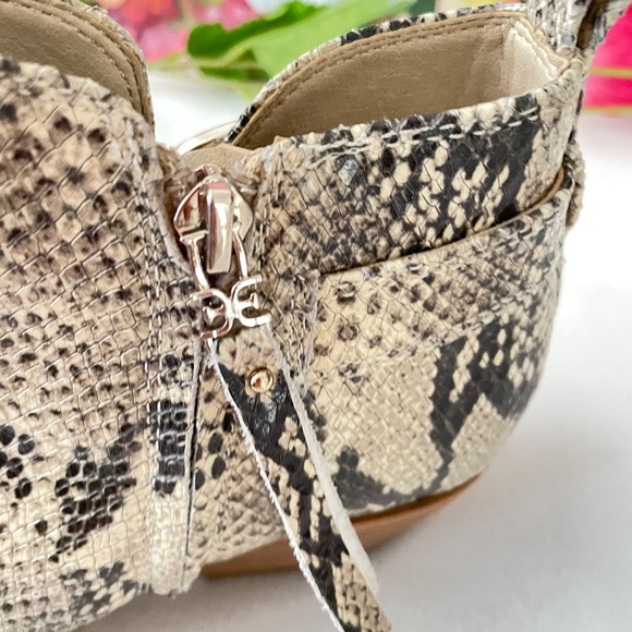 Sam Edelman Woman Neena Leather Snake Print Ankle Bootie Size; 8.5 - Picture 4 of 6